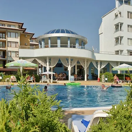 16 B Laguna Апартамент